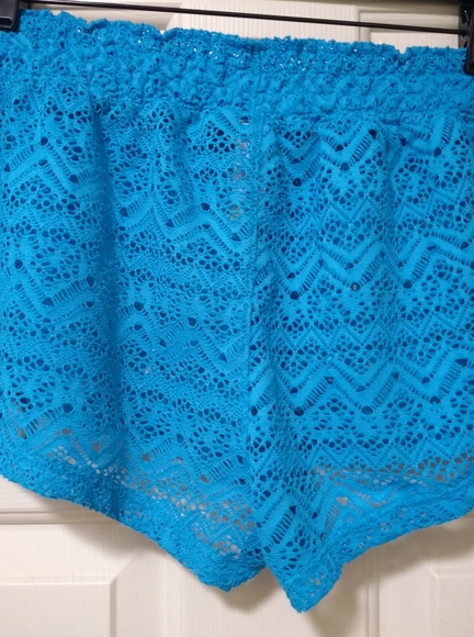 Beach & Pool Shorts - Picture 4 of 16